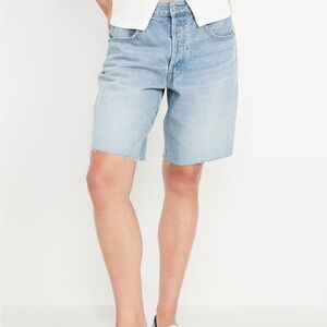 Old Navy Women's Denim Shorts in Light Blue mid rise baggy NWT
